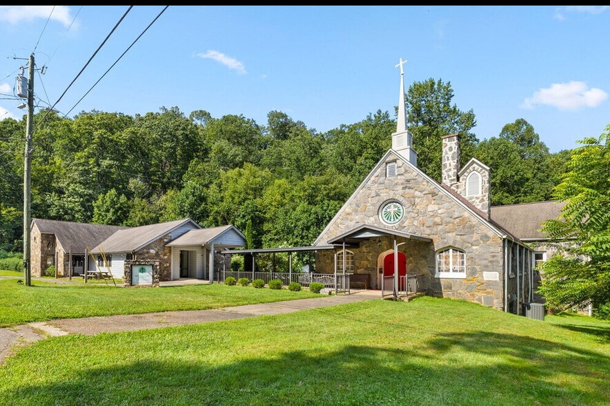 41 Tucker Rd, Black Mountain, NC for sale - Primary Photo - Image 1 of 13