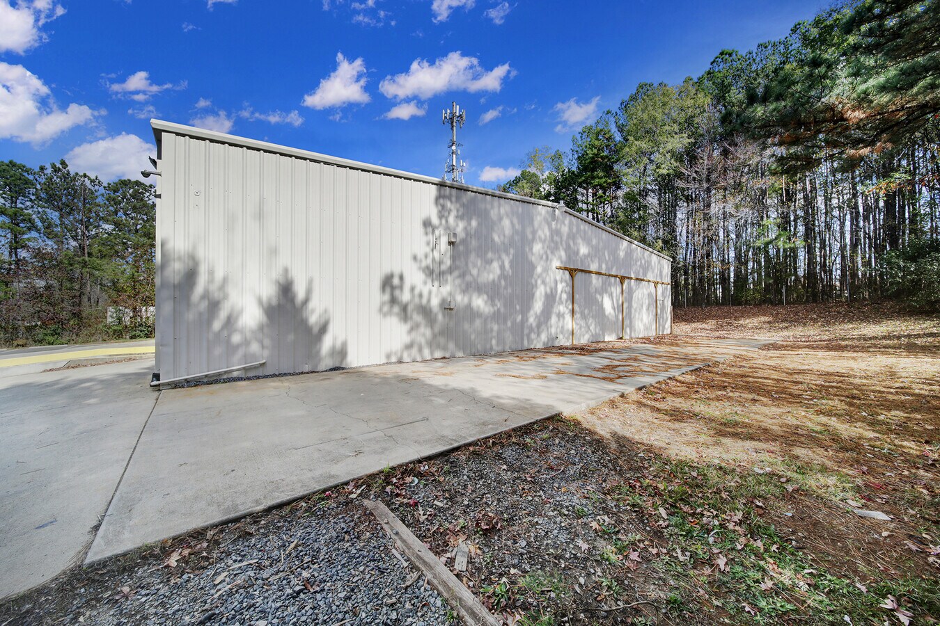 1253 Matthews Mint Hill Rd, Matthews, NC 28105