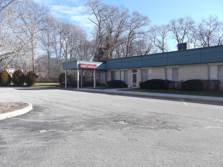 271 Route 25A, Wading River, NY for lease - Building Photo - Image 2 of 25