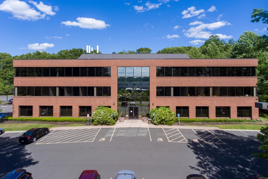55 Corporate Dr, Trumbull, CT for lease - Building Photo - Image 1 of 20