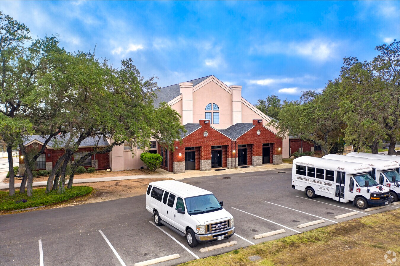 9340 Westover Hills Blvd, San Antonio, TX 78251 11,675 sf Commercial