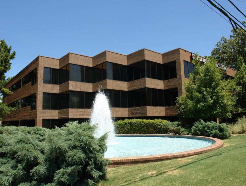 5400 Poplar Ave, Memphis, TN for sale Primary Photo- Image 1 of 1