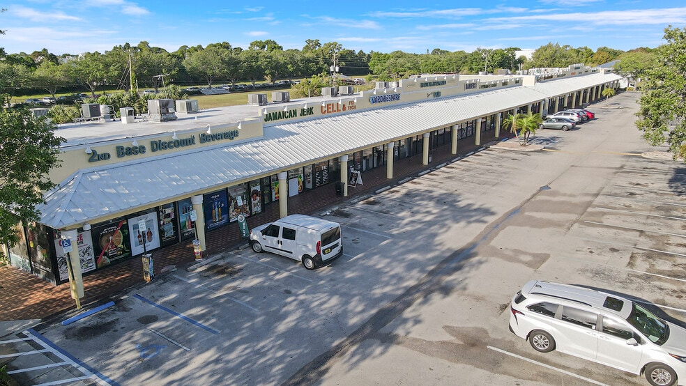 1680-1700 SE Port St Lucie Blvd, Port Saint Lucie, FL for sale - Building Photo - Image 1 of 1