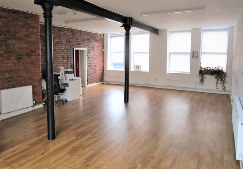 12-14 Robert St, Manchester for lease - Interior Photo - Image 2 of 4