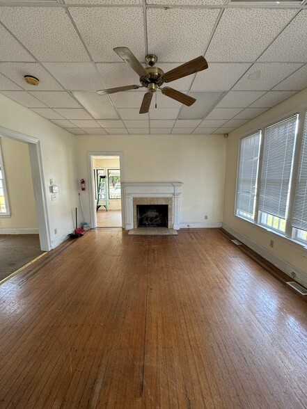 504 W Broad St, Dunn, NC for sale - Interior Photo - Image 2 of 6