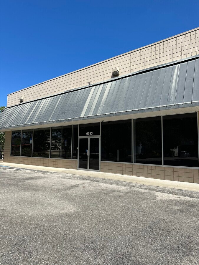 6933 NW 4th St, Gainesville, FL 32607 10,050 SF StandAlone Building