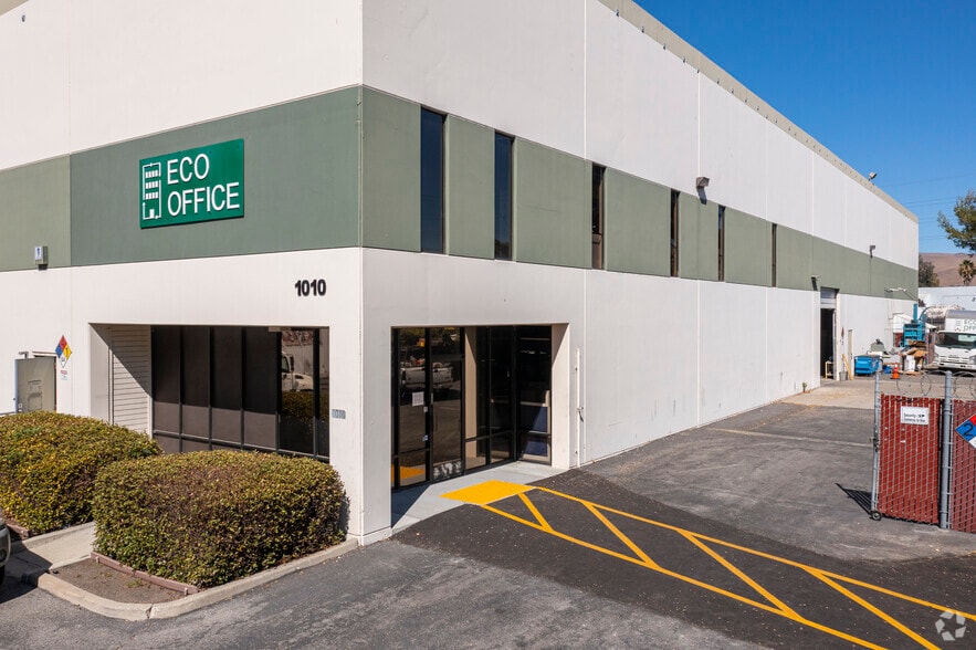 1000-1010 S Milpitas Blvd, Milpitas, CA for lease - Building Photo - Image 2 of 6
