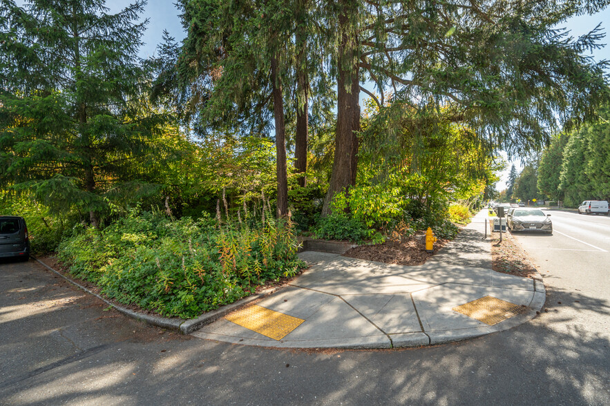 8050 35th Ave NE, Seattle, WA for sale - Building Photo - Image 2 of 14