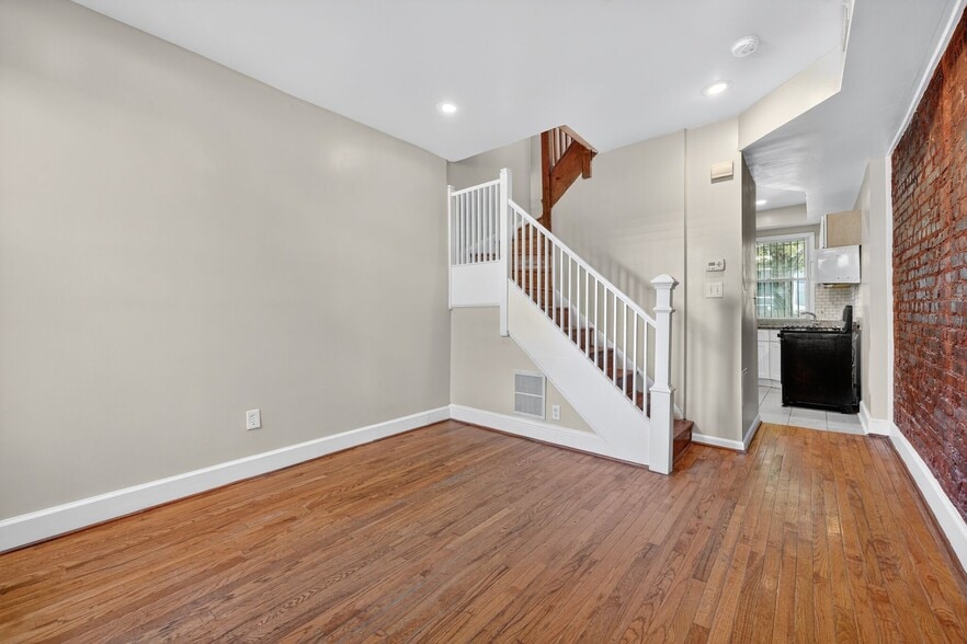 833 L St NE, Washington, DC for sale - Interior Photo - Image 3 of 10