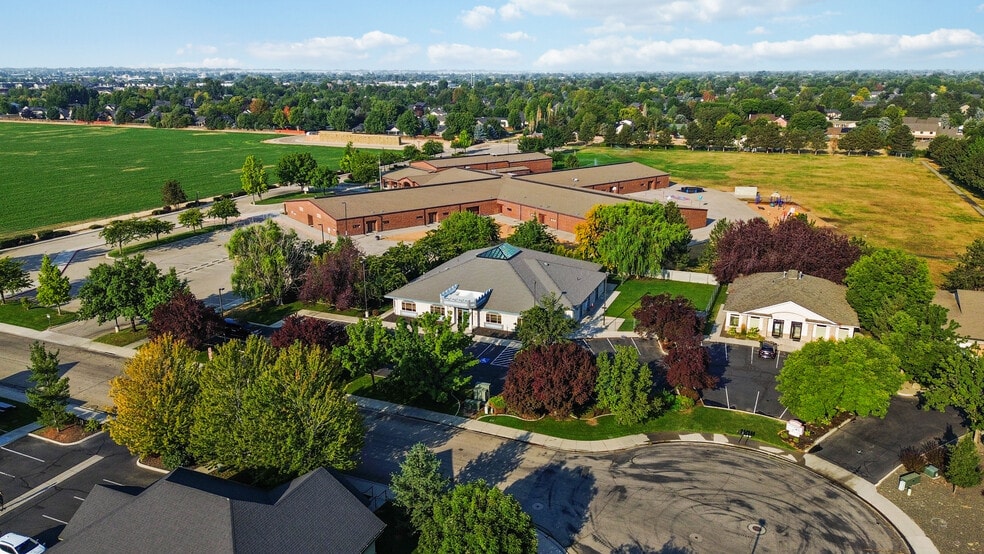 2501 N Stokesberry Pl, Meridian, ID for sale - Building Photo - Image 2 of 9