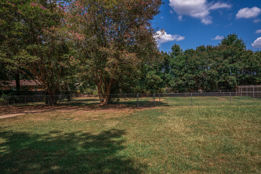 1809 Alpine Rd, Longview, TX for sale - Building Photo - Image 3 of 34