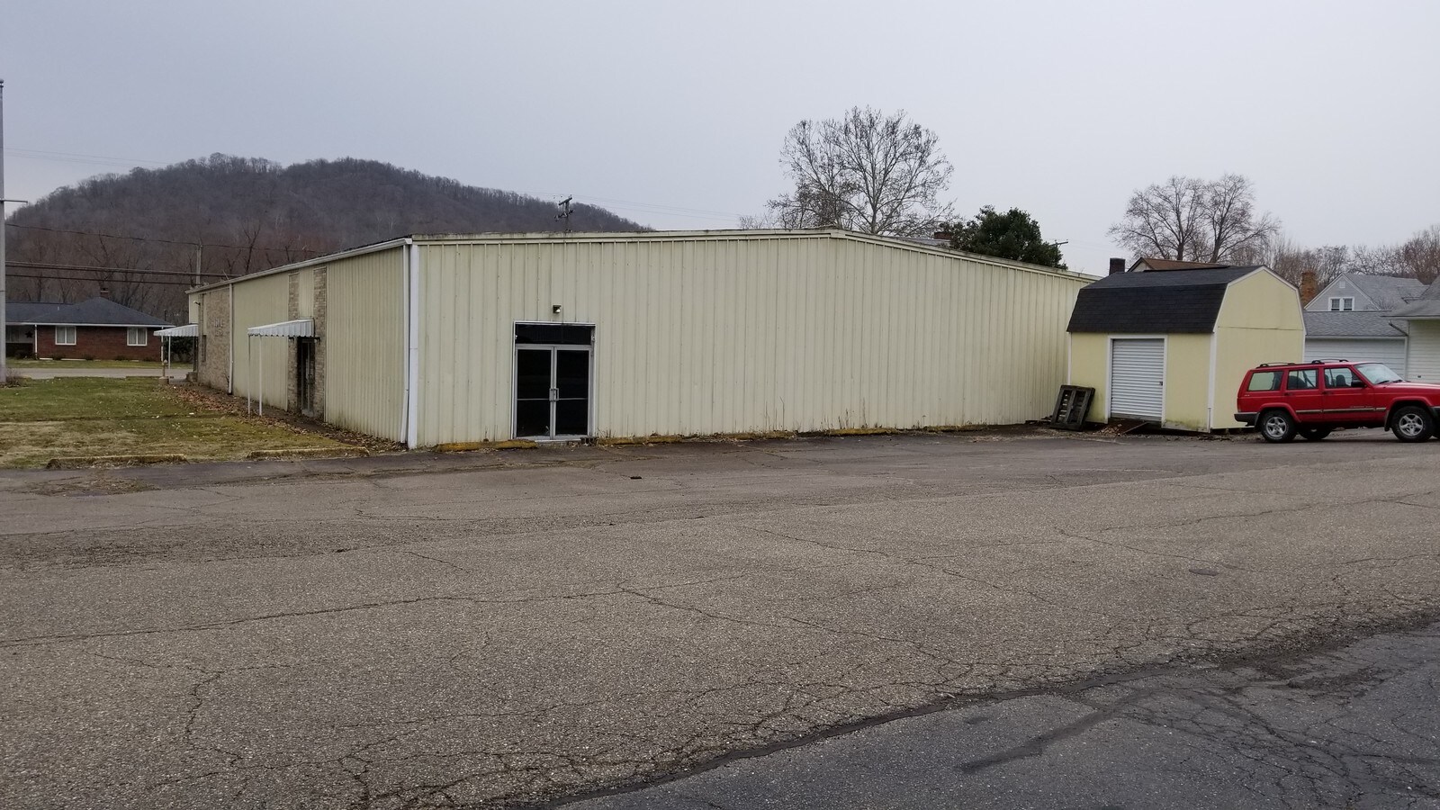 105 Union Dr, Clarington, OH 43915