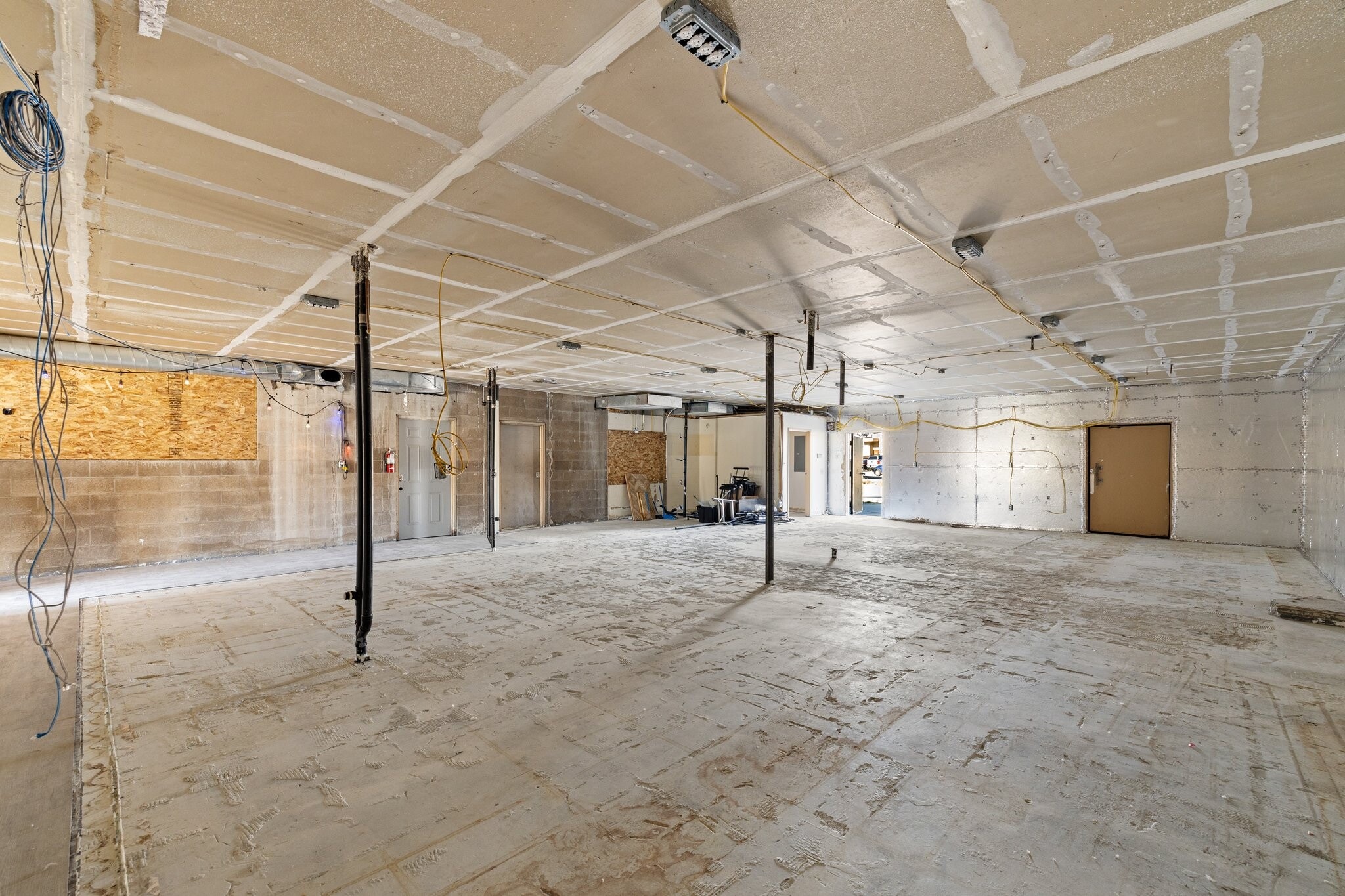 68766 Perez Rd, Cathedral City, CA for sale Interior Photo- Image 1 of 3