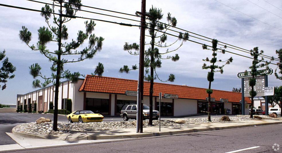 933 N Central Ave, Upland, CA for lease - Building Photo - Image 3 of 10