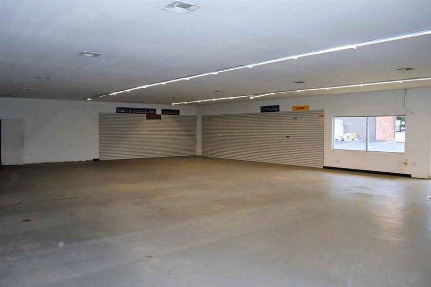 903 S Locust St, Mccomb, MS for sale - Interior Photo - Image 1 of 1