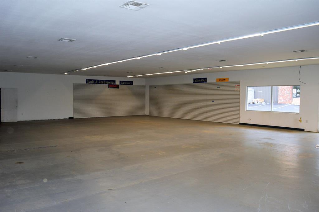 903 S Locust St, Mccomb, MS for sale Interior Photo- Image 1 of 1