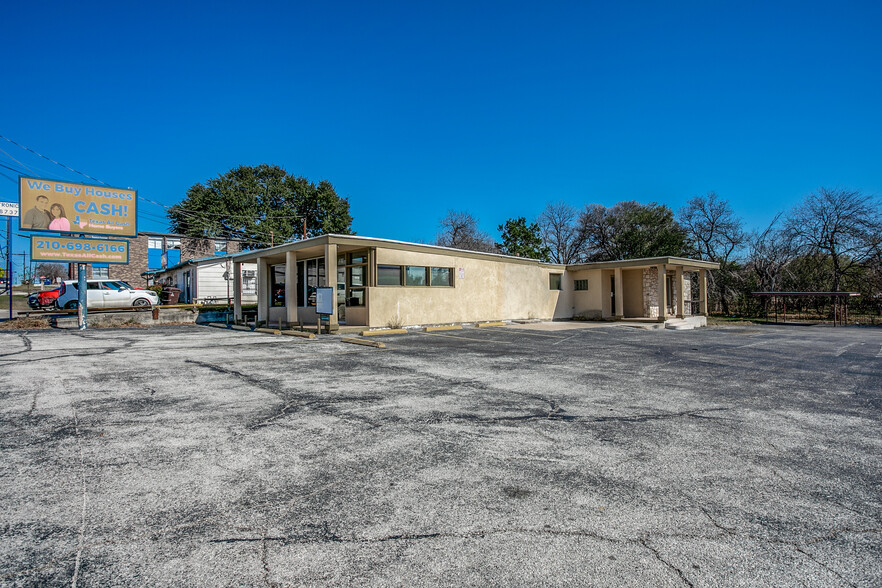 2810 Hillcrest Dr, San Antonio, TX for sale - Building Photo - Image 1 of 25