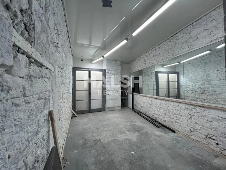 Retail in Lyon for lease - Interior Photo - Image 2 of 6