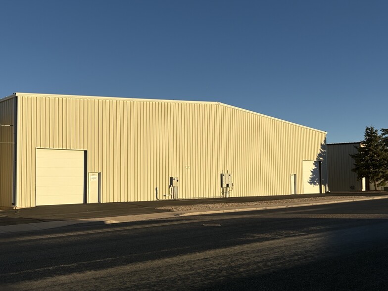 Industrial Investment & Land Development portfolio of 4 properties for sale on LoopNet.com - Primary Photo - Image 2 of 4