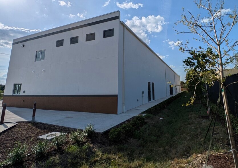 815 South Macedo Blvd, Port Saint Lucie, FL for lease - Building Photo - Image 2 of 5