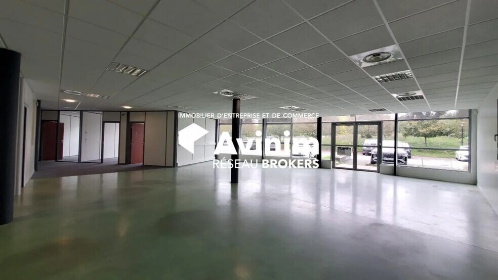 Office in Annecy for lease - Interior Photo - Image 3 of 6