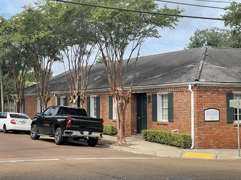 202 S Wall St, Natchez, MS for sale - Building Photo - Image 2 of 9