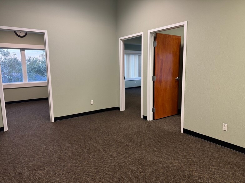 5509 Grand Blvd, New Port Richey, FL for lease - Interior Photo - Image 2 of 15