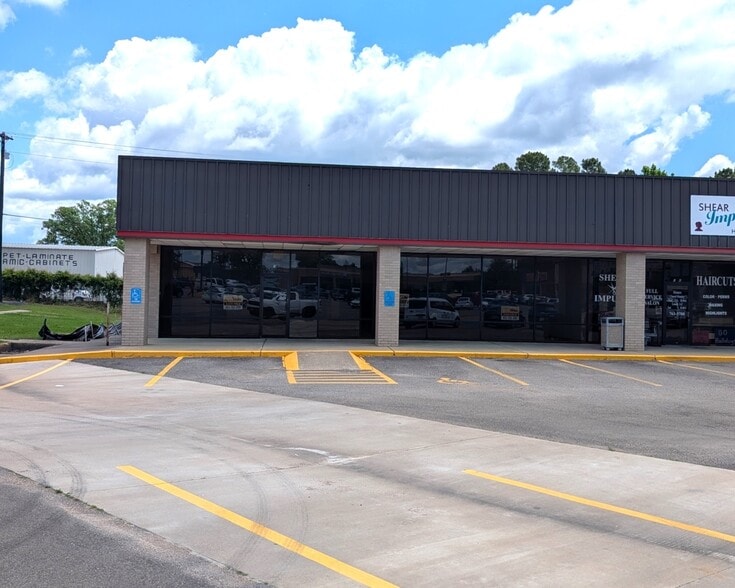 402 Goode St, Quitman, TX for lease - Building Photo - Image 1 of 3