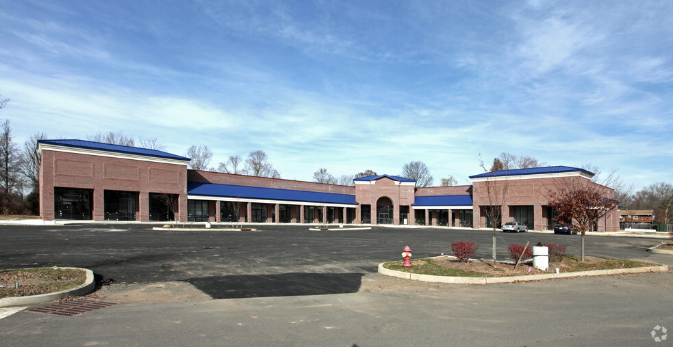 3081 Rte 27, Franklin Park, NJ for lease - Primary Photo - Image 1 of 5