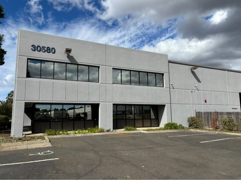 30580 San Antonio St, Hayward, CA for lease - Building Photo - Image 1 of 9
