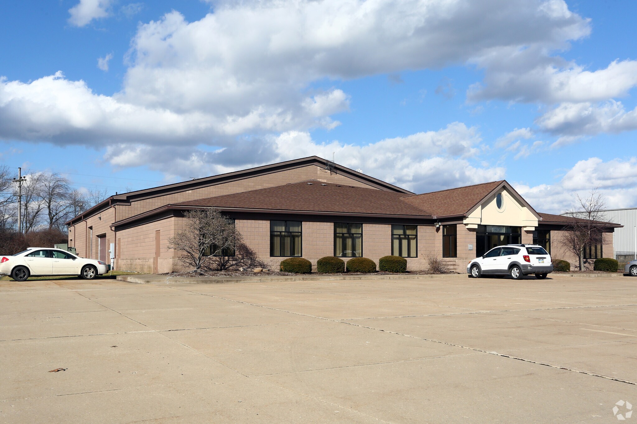 1298 Centerview Dr, Akron, OH for sale Building Photo- Image 1 of 1