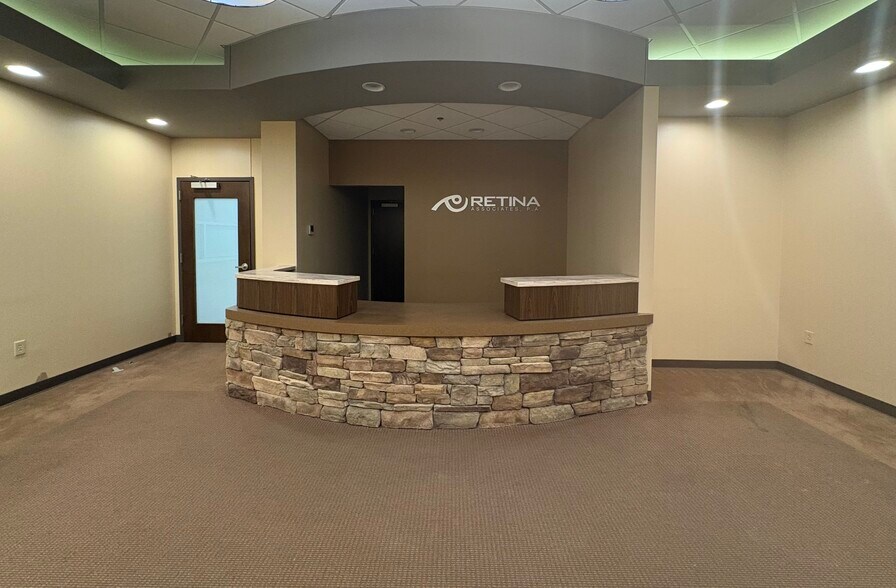 100 NE Missouri Rd, Lee's Summit, MO for lease - Interior Photo - Image 3 of 11