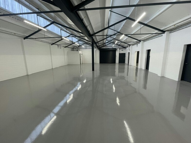 28 Zennor Rd, London for lease - Building Photo - Image 2 of 5