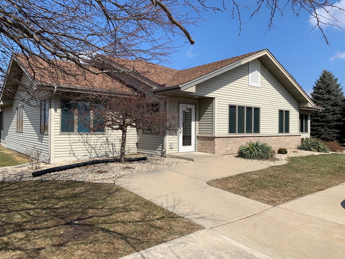 520 Business Park Cir, Stoughton, WI 53589