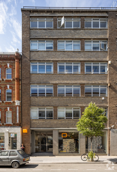 23-25 Eastcastle St, London for lease - Building Photo - Image 3 of 4