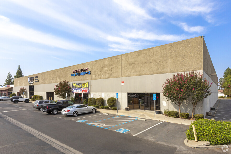 1777 E Hammer Ln, Stockton, CA for lease - Primary Photo - Image 1 of 4