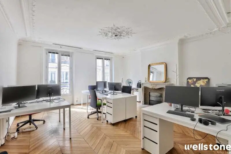 Office in Paris for lease Interior Photo- Image 1 of 10