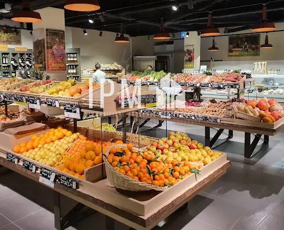 Retail in Istres for lease - Interior Photo - Image 3 of 6