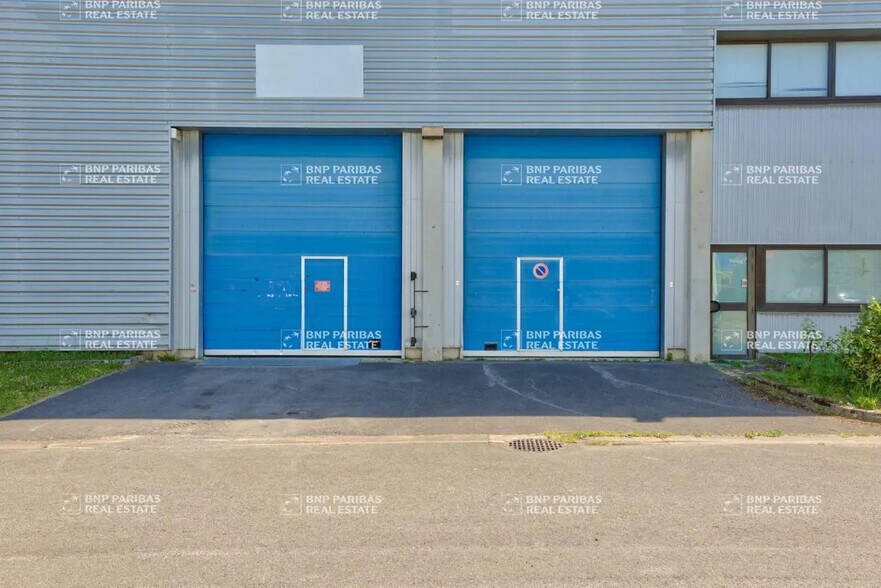 Flex in Collégien for lease - Building Photo - Image 2 of 3