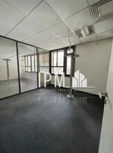 Office in Marseille for lease Interior Photo- Image 2 of 6