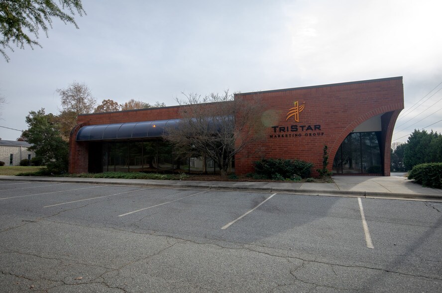 219 Webster Rd, Greensboro, NC 27406