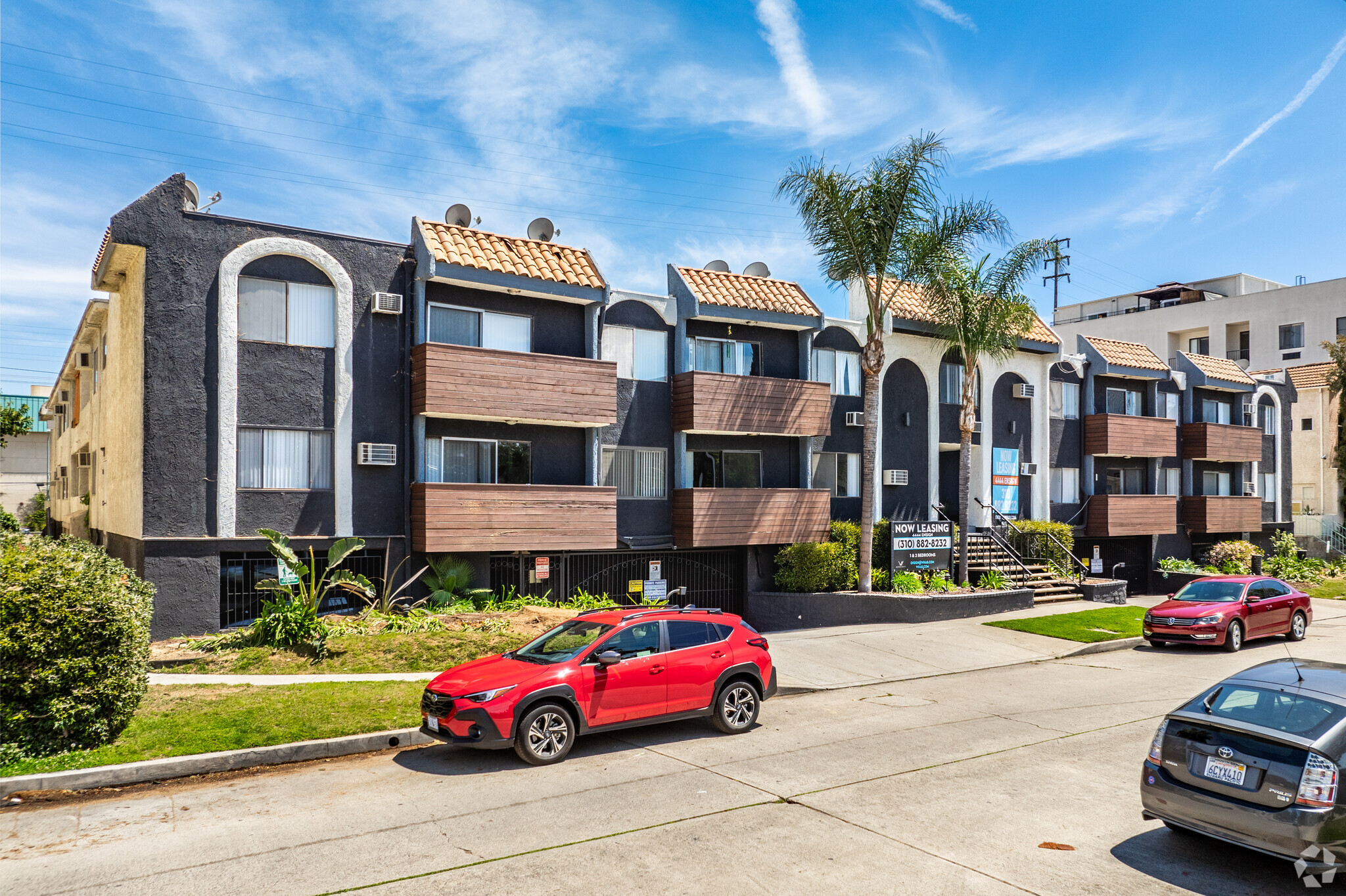 4444 Ensign Ave, West Toluca Lake, CA for sale Primary Photo- Image 1 of 1