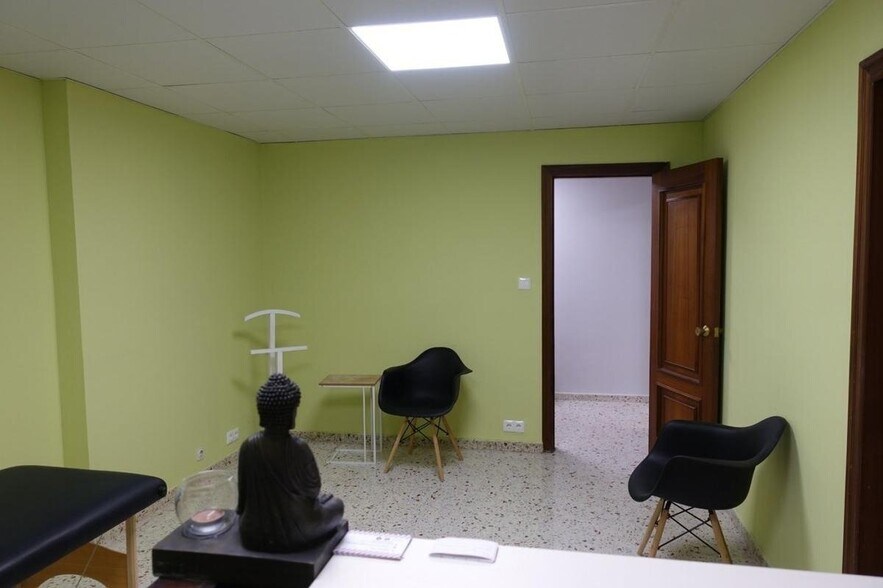 Office in Ponferrada, León for lease - Building Photo - Image 3 of 11