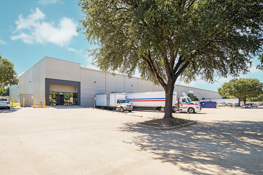 845 Interchange Blvd, Austin, TX for lease - Building Photo - Image 1 of 13