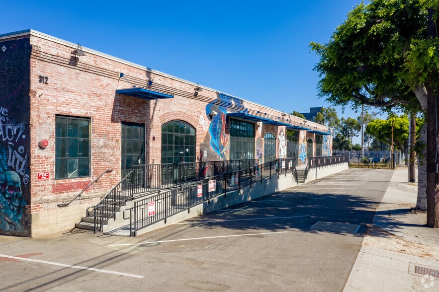 308-312 S Alameda St, Los Angeles, CA for lease - Primary Photo - Image 1 of 11