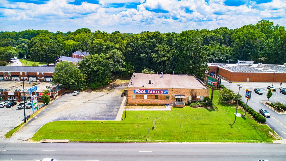 3044 Wade Hampton Blvd, Taylors, SC 29687