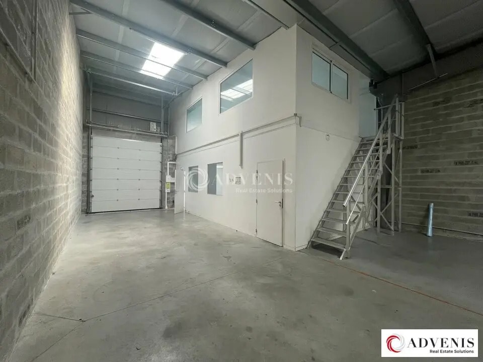 Vente Local d'activités 295 m² - Photo 1