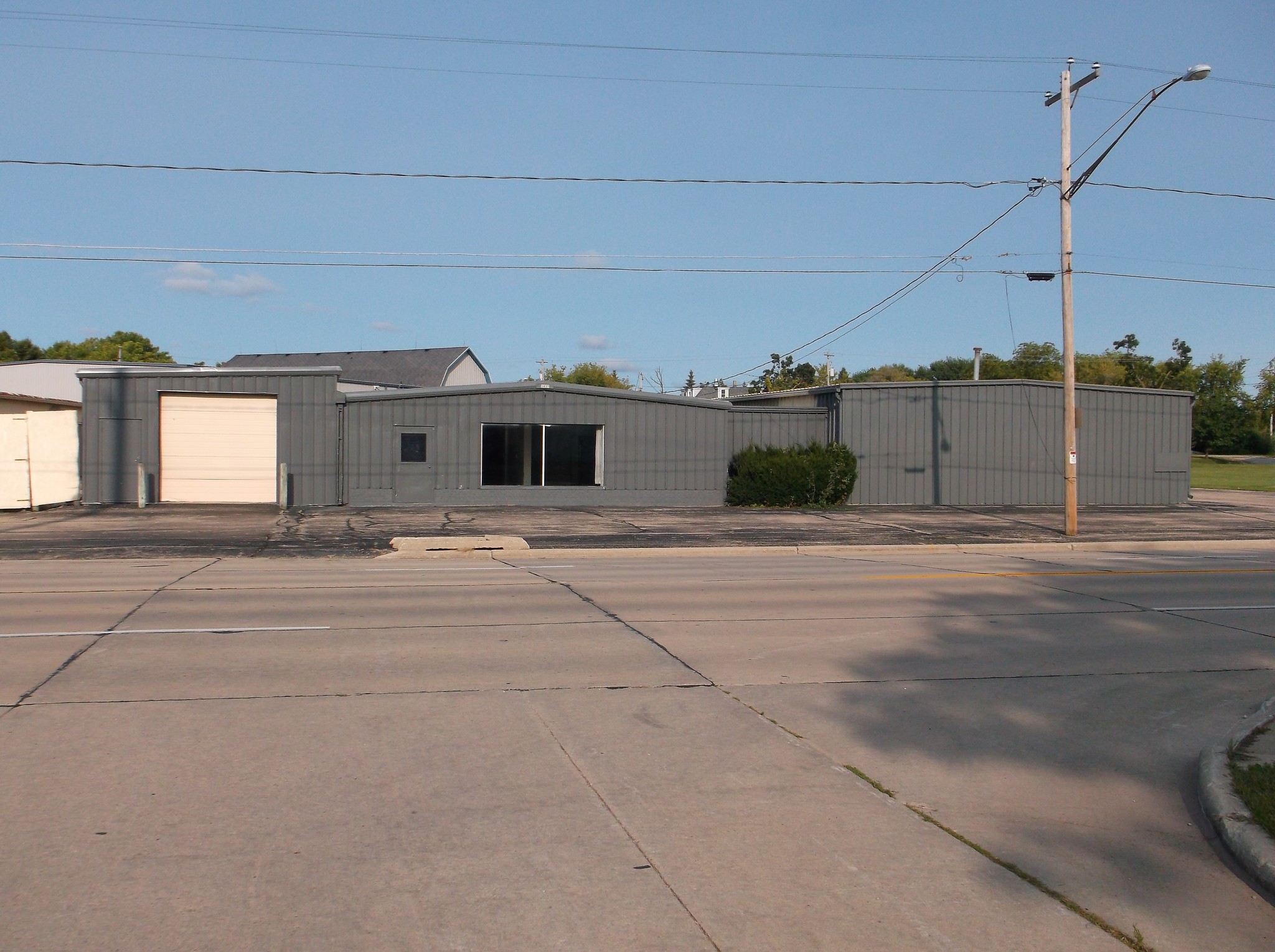 2837 Bowen St, Oshkosh, WI for sale Building Photo- Image 1 of 1