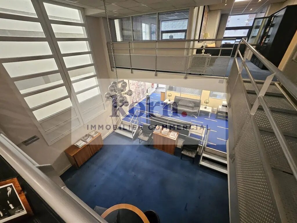 Office in Suresnes for lease Interior Photo- Image 1 of 10