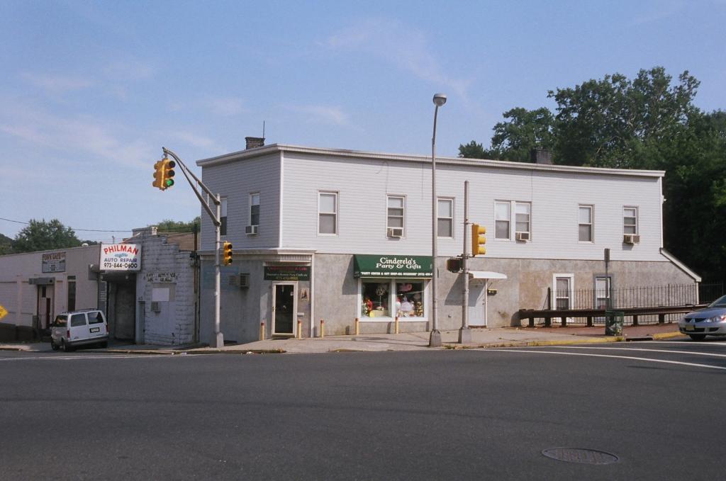 7375 Mill St, Belleville, NJ 07109